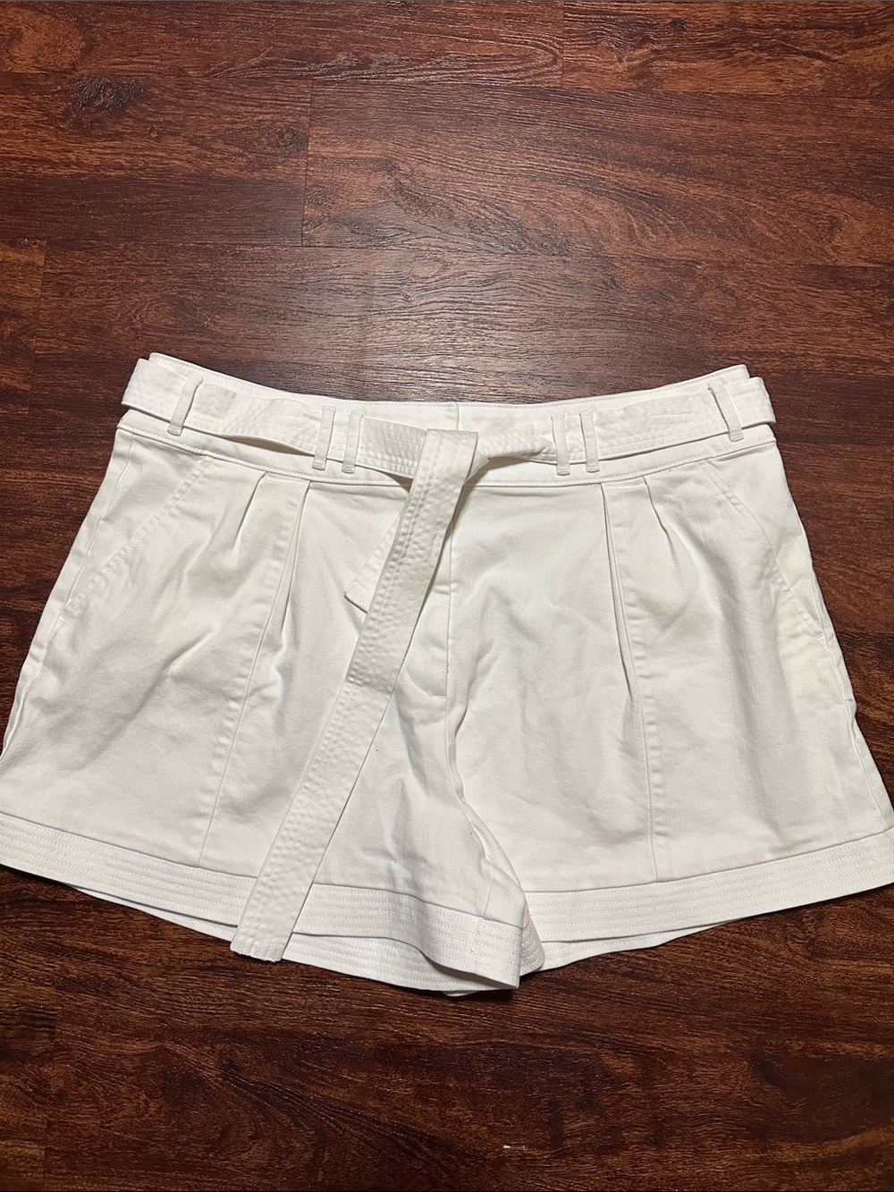 RYEGRASS Women’s White High-Waist Belted Shorts, size 18